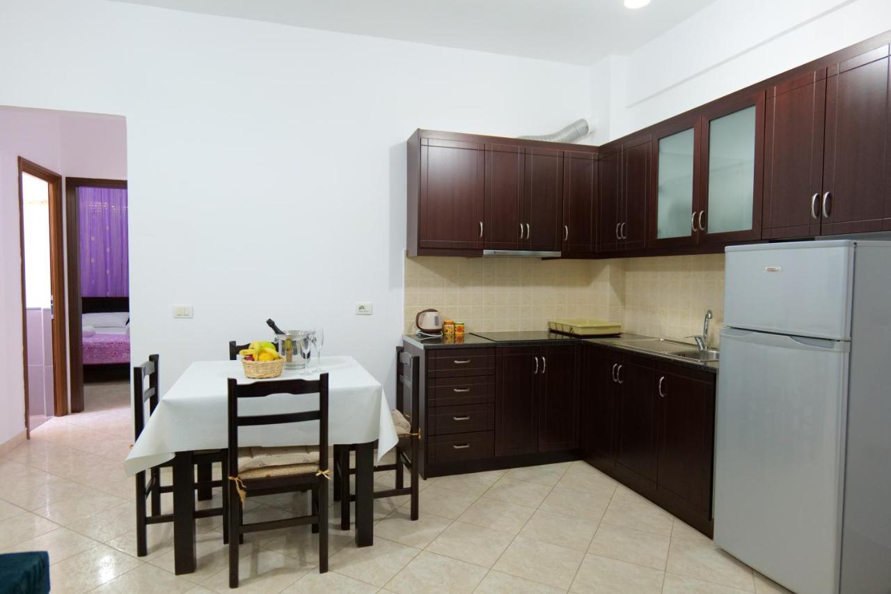 Ernest Apartments ساراندا المظهر الخارجي الصورة