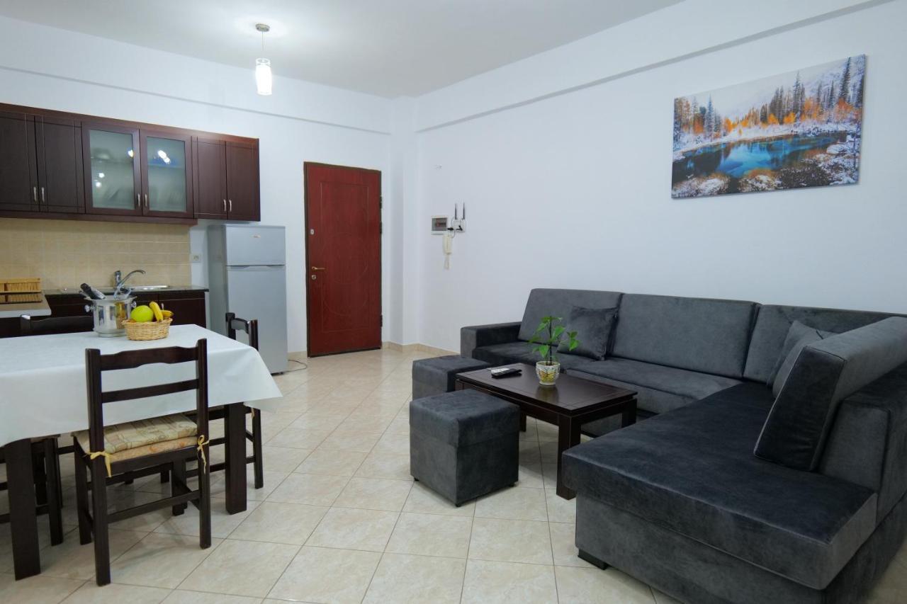 Ernest Apartments ساراندا المظهر الخارجي الصورة