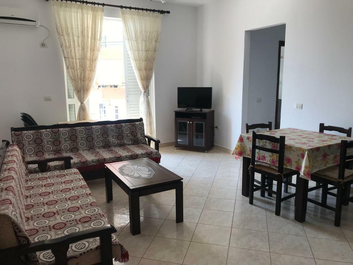 Ernest Apartments ساراندا المظهر الخارجي الصورة